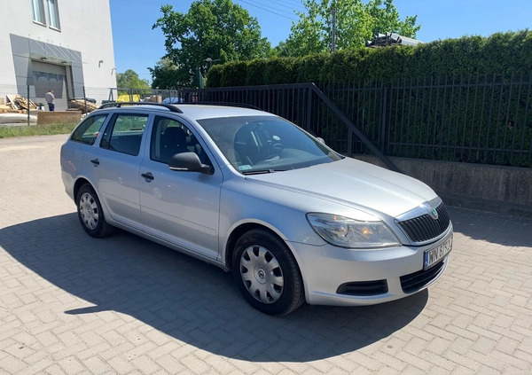 Skoda Octavia cena 16000 przebieg: 370000, rok produkcji 2011 z Warszawa małe 121